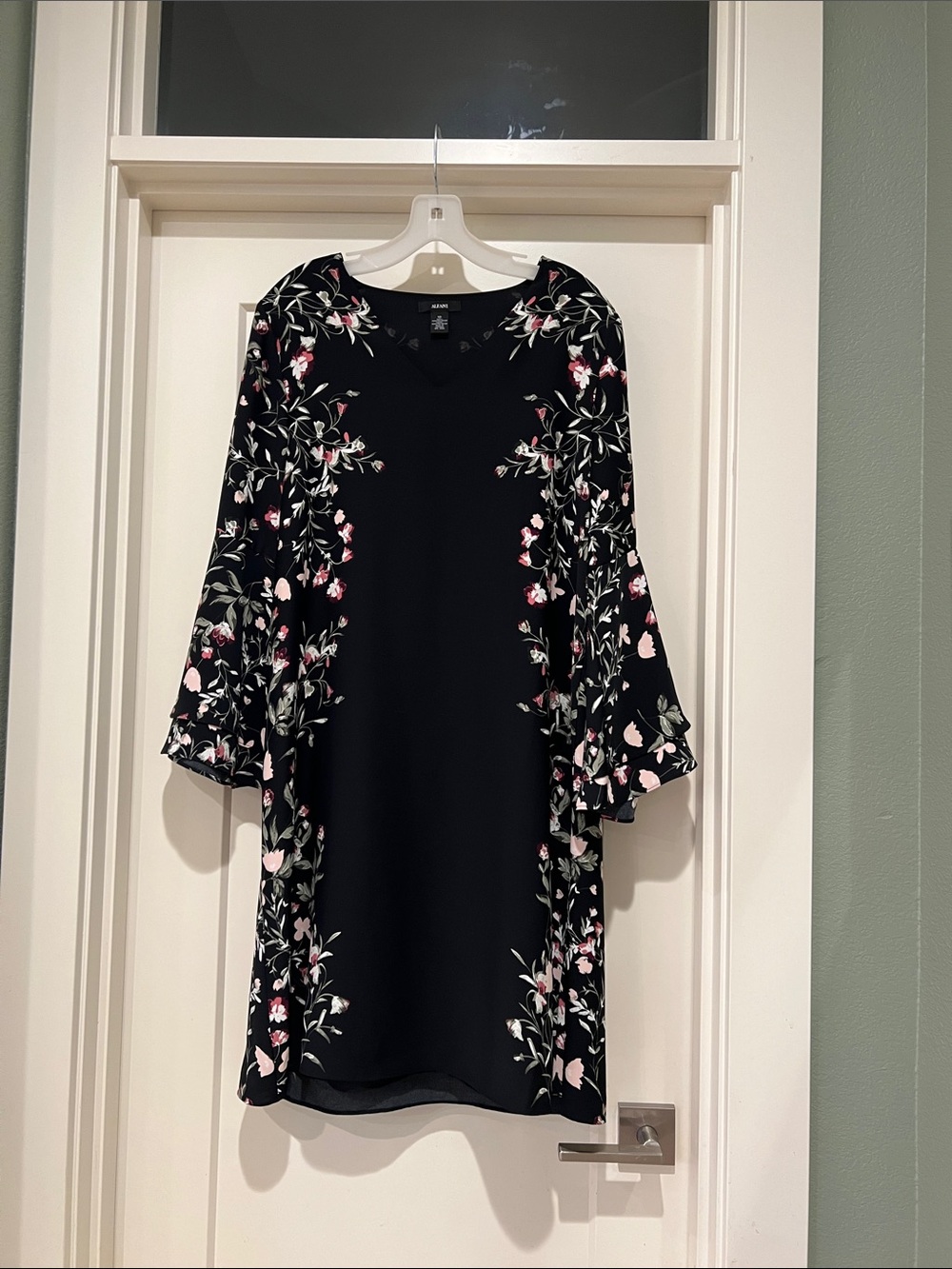 Alfani Black Long-Sleeve Floral Shift Dress